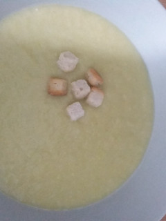Una foto de 🥣Crema de puerros y pera🍐