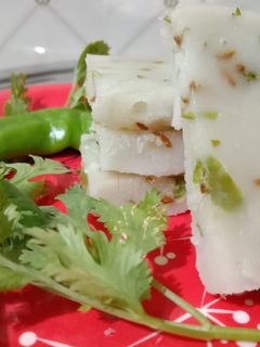 ખીચૂ ના ઢોકળા (Khichu Dhokla Recipe In Gujarati) રેસીપી મુખ્ય ફોટો