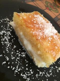 صورة لوصفة بسبوسة محشية بكريمة جوز الهند 🥥 على طريقتي