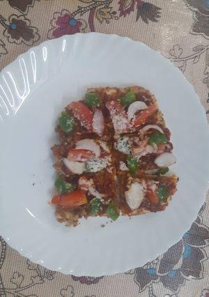पनीर क्रश्‌ पिज़्ज़ा (paneer crush pizza recipe in Hindi) रेसिपी मुख्य फोटो