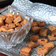 A picture of Salt and Pepper Croutons.