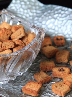 A picture of Salt and Pepper Croutons.
