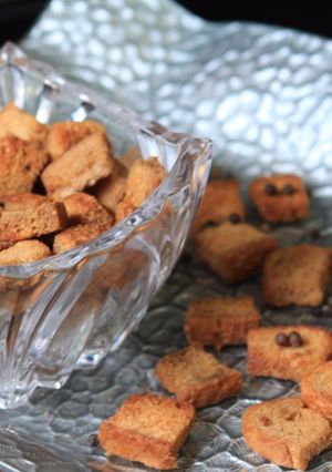 A picture of Salt and Pepper Croutons.