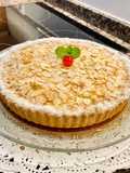 Pastel con naranja y almendras laminadas (Cake with orange and sliced almonds)