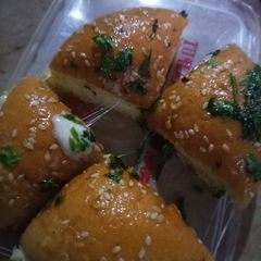 A picture of Garlic cheese bun.