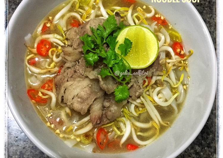 Bagaimana Membuat Pho bo (Vietnamese beef and noodle soup) yang Menggugah Selera