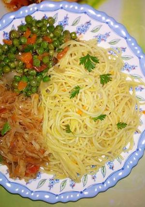A picture of Spaghetti, Peas with Cabbage.