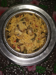 காளான் பிரியாணி (Mushroom Biriyani Recipe In Tamil) செய்முறை முக்கிய புகைப்படம்