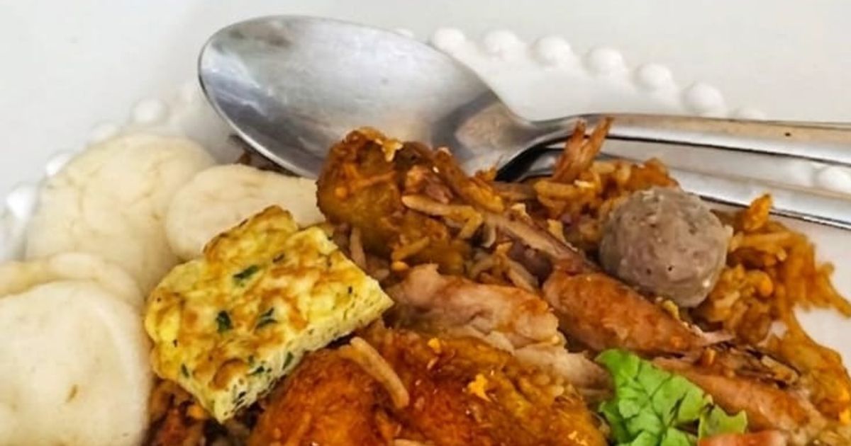 Nasi goreng wangi komplit