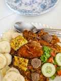 Nasi goreng wangi komplit
