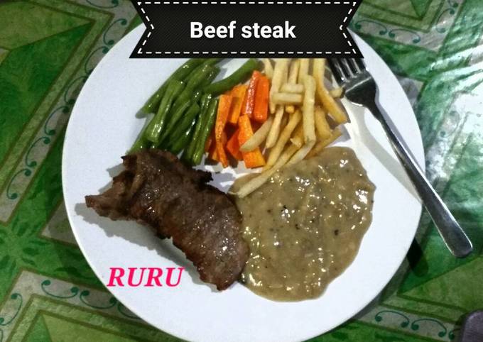 Cara Membuat Beef steak with black pepper sauce Anti Gagal