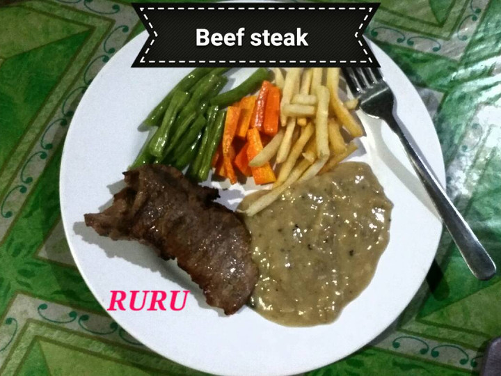 Cara Membuat Beef steak with black pepper sauce Anti Gagal