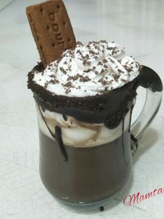 हॉट चॉकलेट (Hot chocolate recipe in hindi) रेसिपी मुख्य फोटो