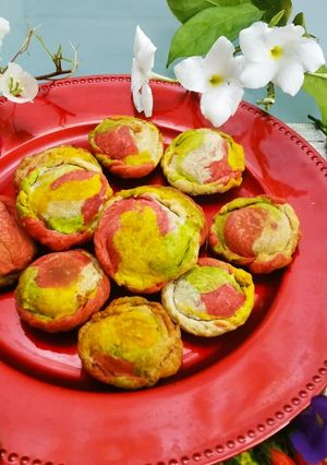 পুরভরা রঙীলা পিঠা। রেসিপির প্রধান ছবি