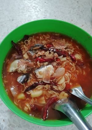 A picture of Instant Noodles with Canned Fish.