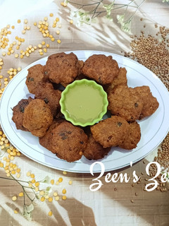 A picture of Moth Bean and Bengal Gram Daal Vadas.