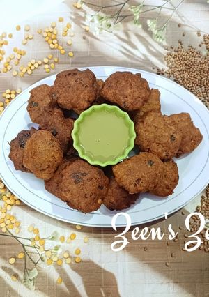 A picture of Moth Bean and Bengal Gram Daal Vadas.