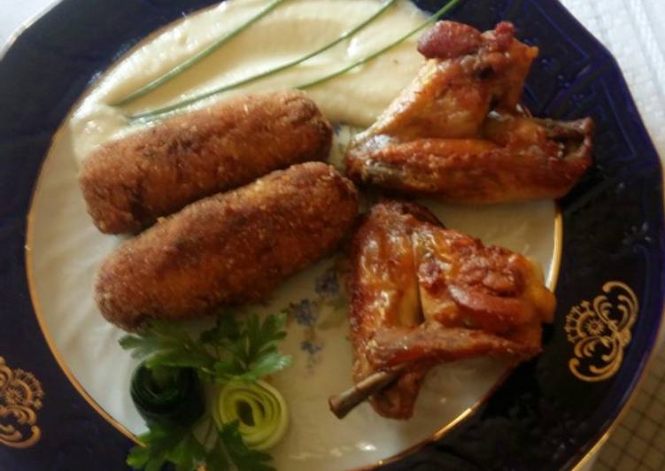 Ropogós csirkeszárny, sajtos cukkini krokettel, sajtmártással