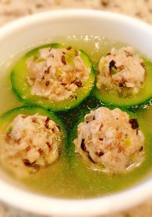 A picture of Stuffed Zucchini Soup.
