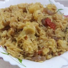 A picture of Aloo Gobhi pulao.