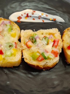 ગાર્લિક બ્રેડ(garlic bread recipe in Gujarati) રેસીપી મુખ્ય ફોટો