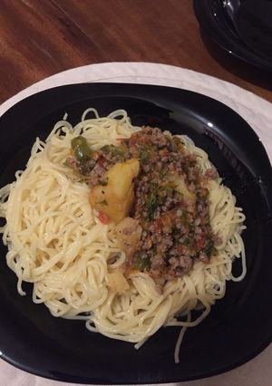 A picture of Spagetti with minced meat.