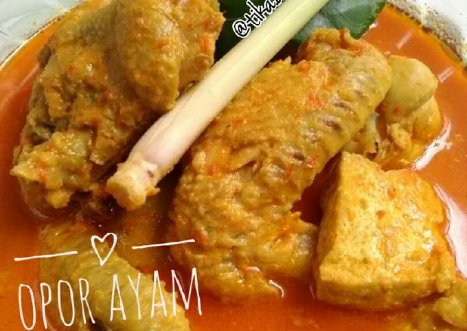 Opor Ayam Pedas