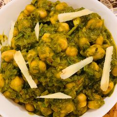 A picture of Palak Chana.