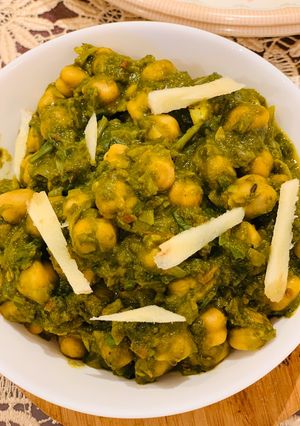 A picture of Palak Chana.