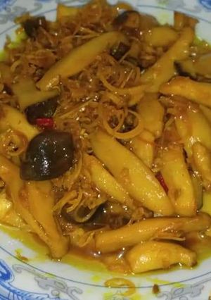 Hình của món Nấm đùi gà xào sả ớt.