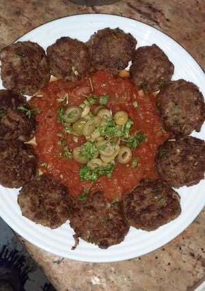 صورة لوصفة خبيزات اللحم بصلصة الطماطم