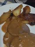 Manzanas fritas para acompañar carne de ave o de cerdo