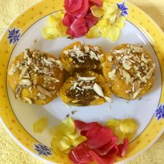 A picture of Besan Choco Laddo.