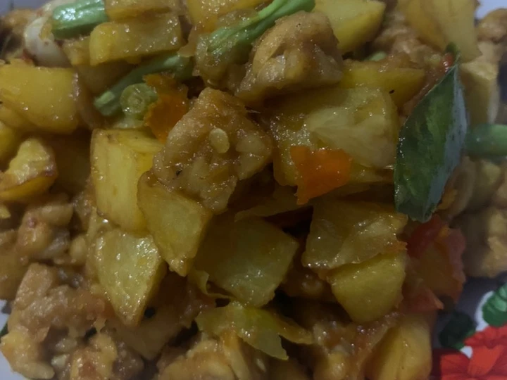 Langkah Mudah untuk Menyiapkan Resep Sambel Goreng Kentang Tempe Buncis alakadarnya 😃 yang Lezat Anti Ribet, Lezat
