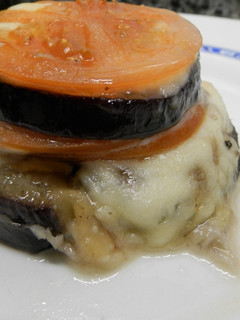 Una foto de Timbal de berenjena con mozzarella