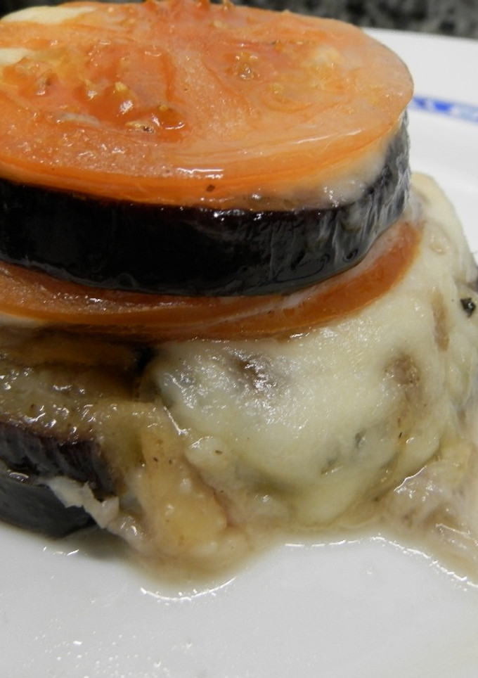 Una foto de Timbal de berenjena con mozzarella
