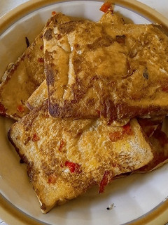 A picture of French toast.