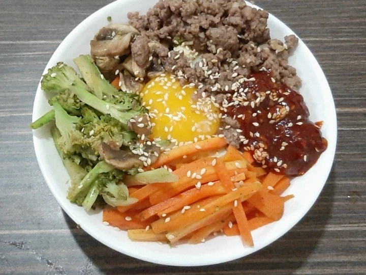 Easy Ways Make Recipes Bibimbap the Delicious Can Pamper Your Tongue.