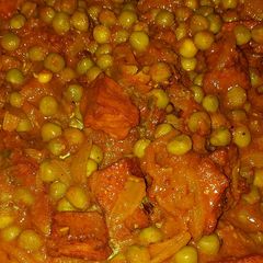 A picture of Matar paneer.
