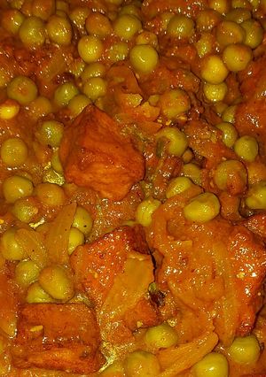 A picture of Matar paneer.