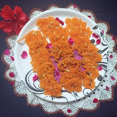 A picture of Instant Kesar Jalebi.