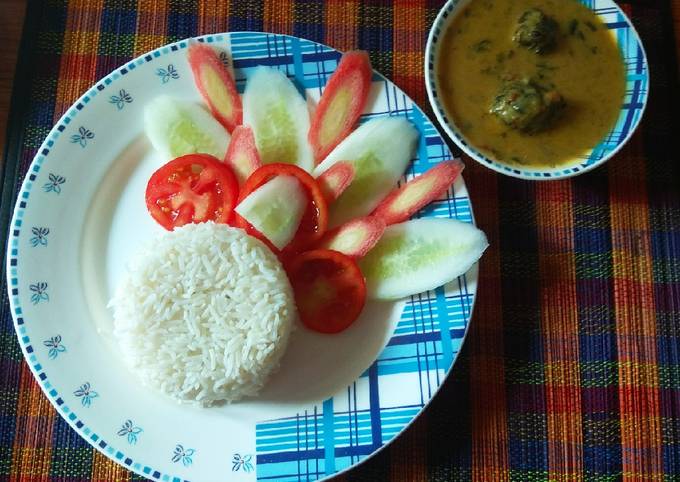 Healthy and yummy Palak kadhi