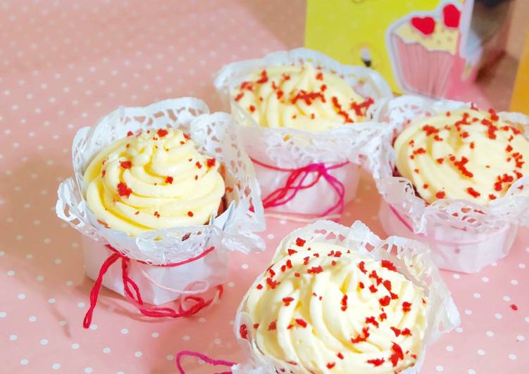 Red Velvet Cupcakes with Cream Cheese Frosting