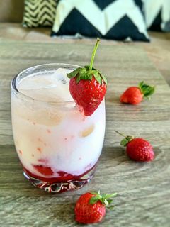 Foto resep Korean Strawberry Milk Latte