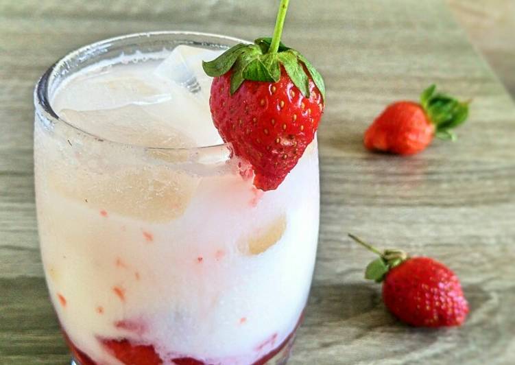 Korean Strawberry Milk Latte