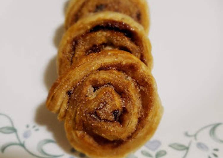 Recipe of Award-winning QUICK CINNAMON ROLL(USING PUFF PASTRY)