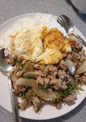รูปของ ผัดกะเพราหมูสับแบบไม่เผ็ด