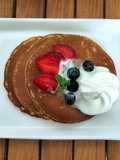 Pancake dengan fresh berries