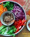 Salad bò rau củ với dầu mè