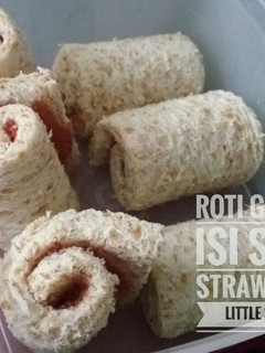Foto resep Roti Gulung Isi Selai Strawberry